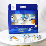 Set 3 Lumânări Cosmos - Model Cartoon Astronauts Cu Băț Inclus, Dimensiuni 8x5x2 cm