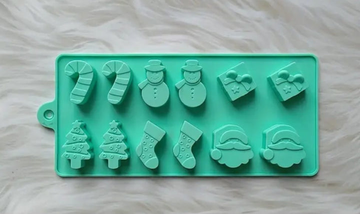 Mulaj Iarna , Mos Craciun, Baston, brad, cadou, cizma