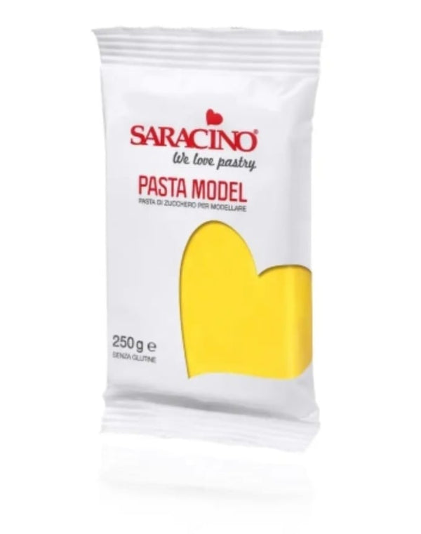 Pasta de zahar pentru acoperire si modelat Saracino Premium, Galben, 250 GR