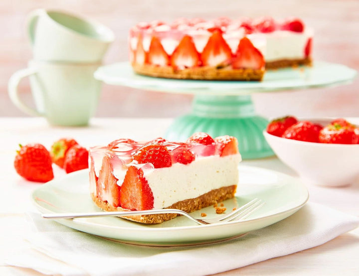 RUF New York Cheesecake Strawberry No Bake, Cheesecake american original cu sos de căpșuni, 360 grame