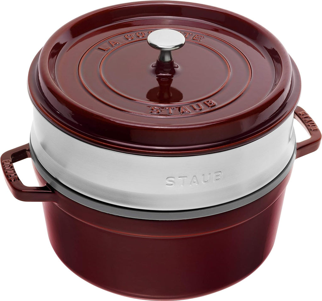 STAUB Gusseisen Bräter/Cocotte, Mit Dämpfeinsatz Aus Edelstahl, Rund 26 Cm, 5,2 L, Aromaregen Funktion Für Optimale Befeuchtung, Für Alle Herdarten Inkl. Induktion & Backofen, Kirschrot, Rot